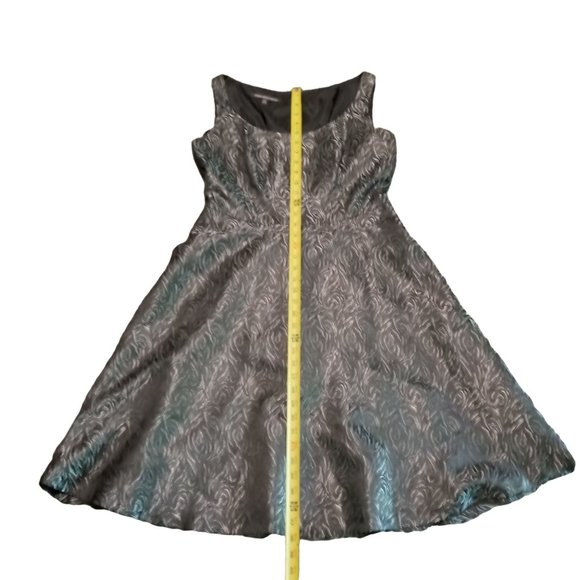 Jones Wear Womens Size 10 Dress  Fit and Flare above the Knee Pockets - Picture 6 of 9